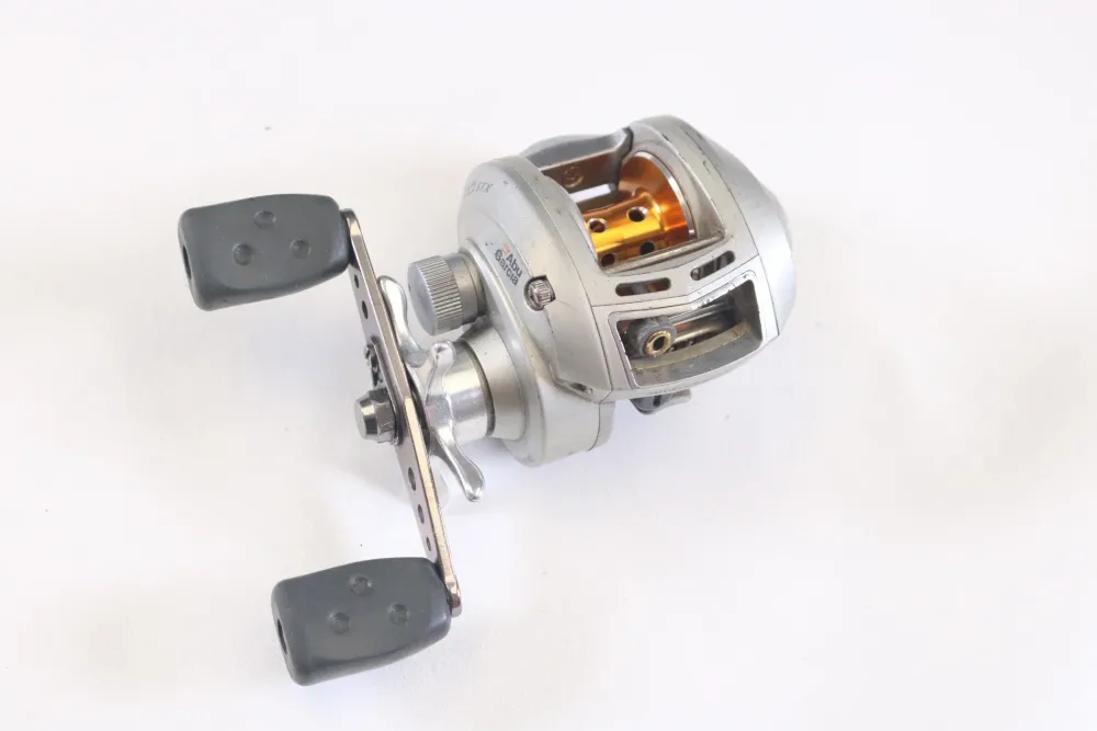 Best Revo STX Gen 1 7.1:1 RH - Used Casting Reel - Good Conditio Used Casting Reels