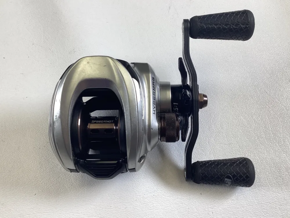 Hot Lew’s HyperMag TLH1SHG2 7.5:1 RH - Used Casting Reel - Good Condition Used Casting Reels