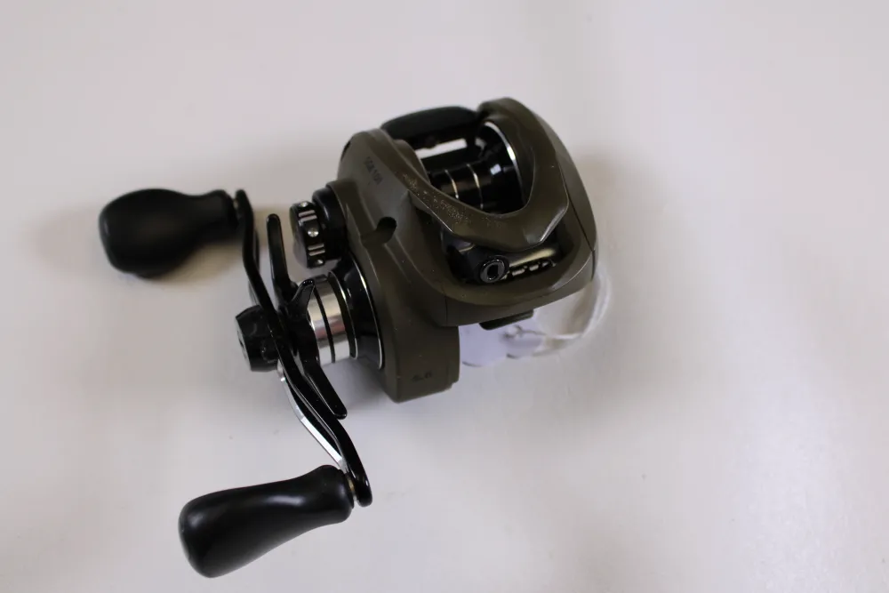 Fashion SG8 BC 100 6.6:1 RH - Used Casting Reel - Excellent Condit Used Casting Reels